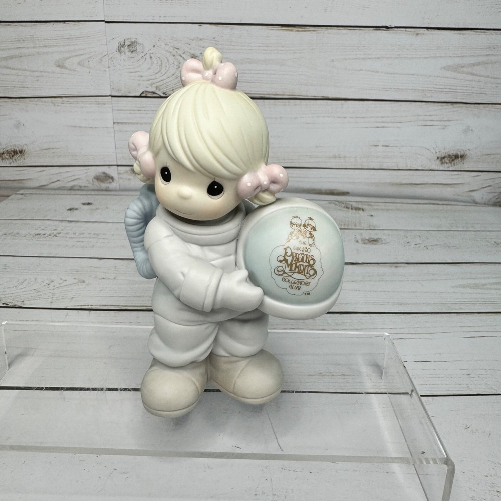 Precious Moments "The Club That is Out ofโ This World" 1992 Astronaut Girl